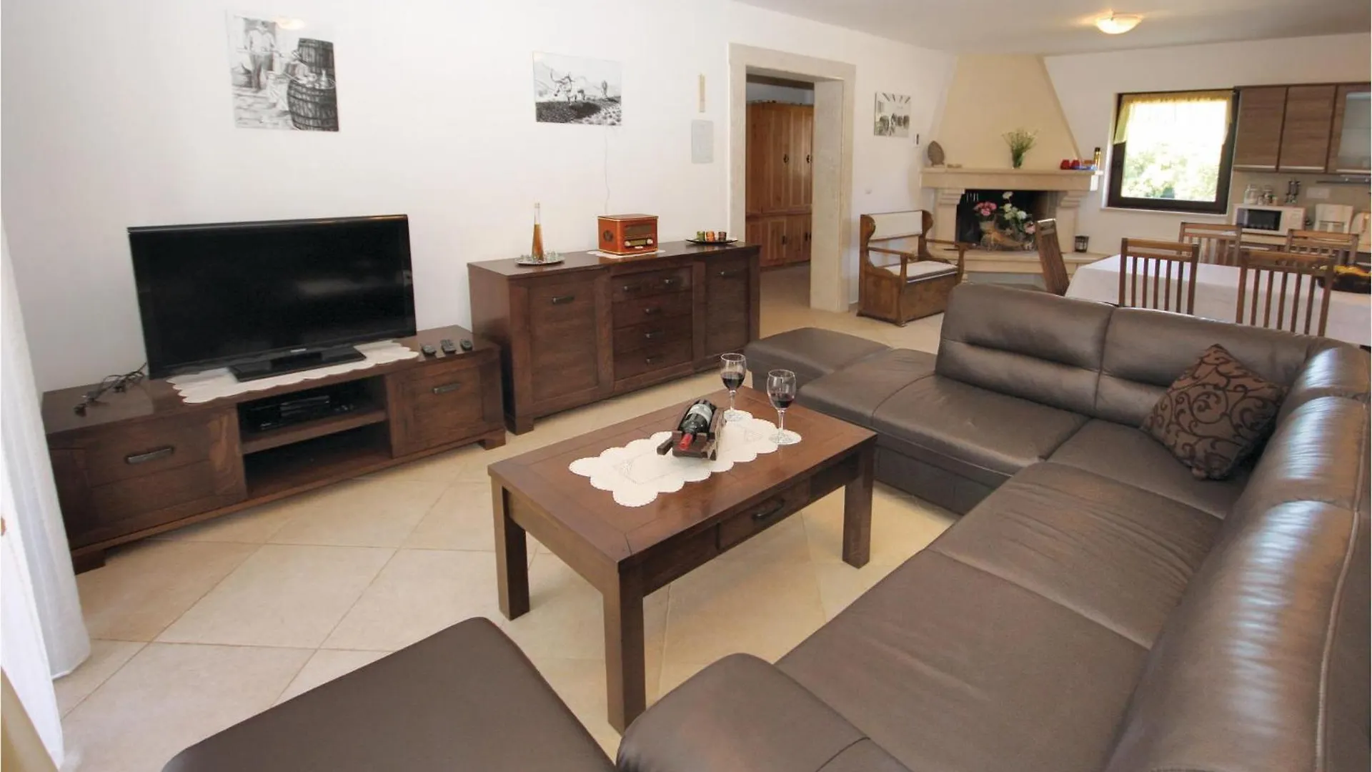 Lovely Home In Rebici With Kitchen Holiday home
