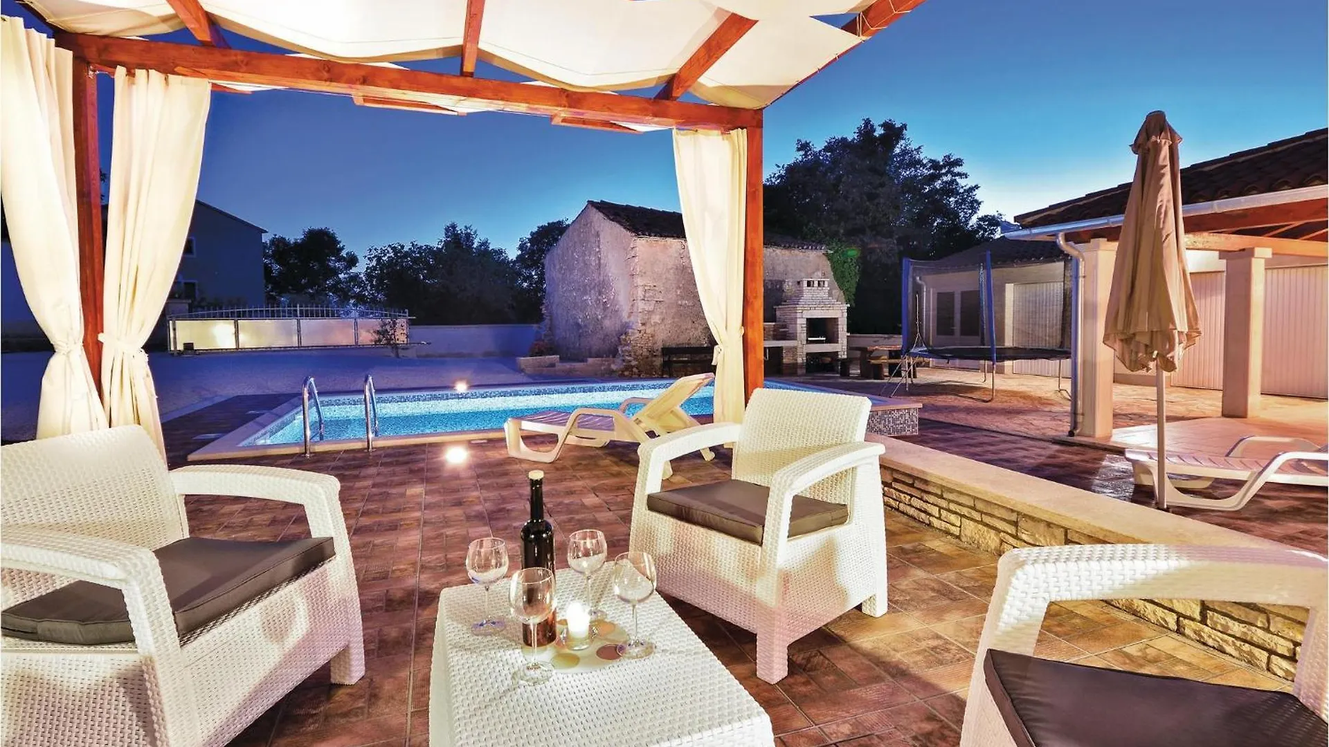 Lovely Home In Rebici With Kitchen