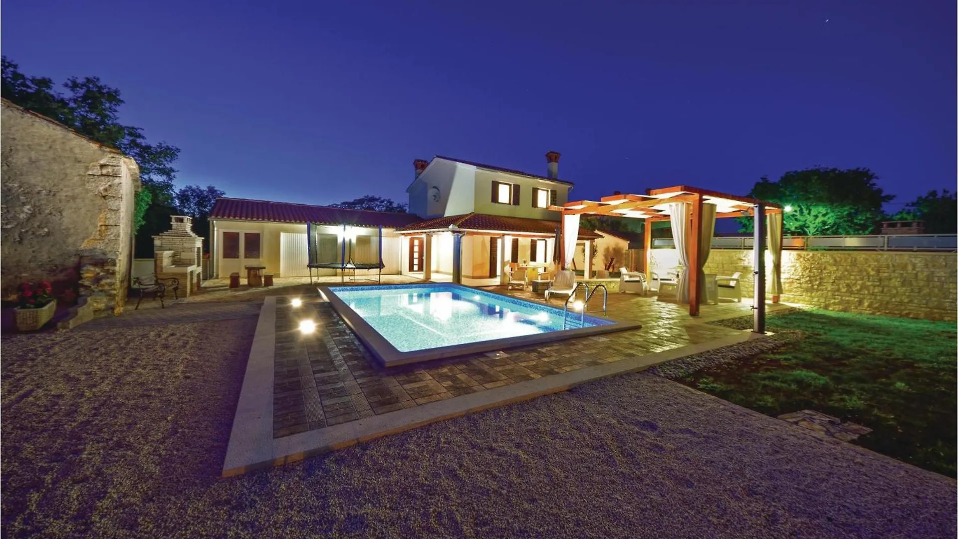 Lovely Home In Rebici With Kitchen